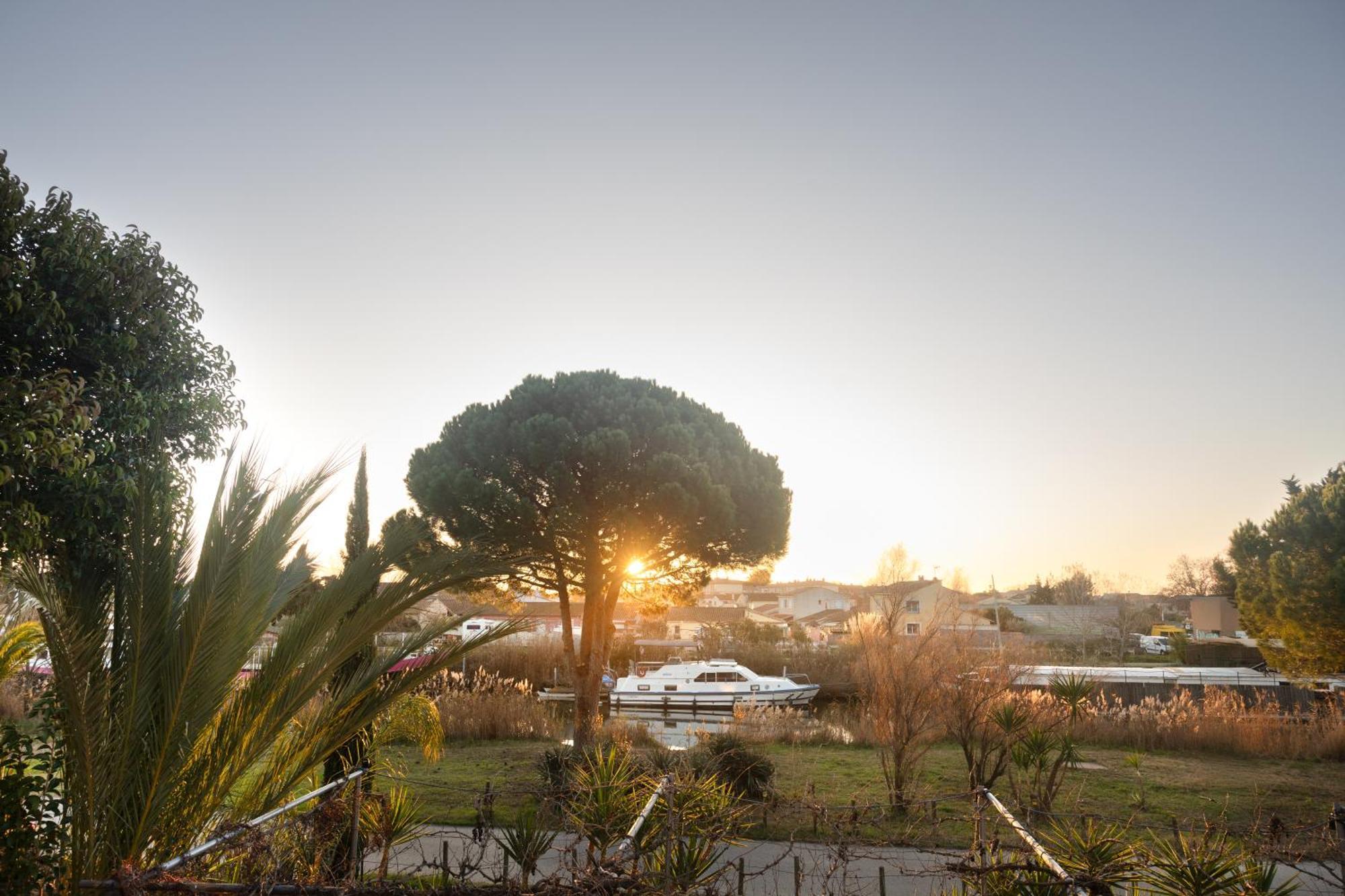 Les Jardins Du Canal Piscine Chauffee Aigues-Mortes Buitenkant foto