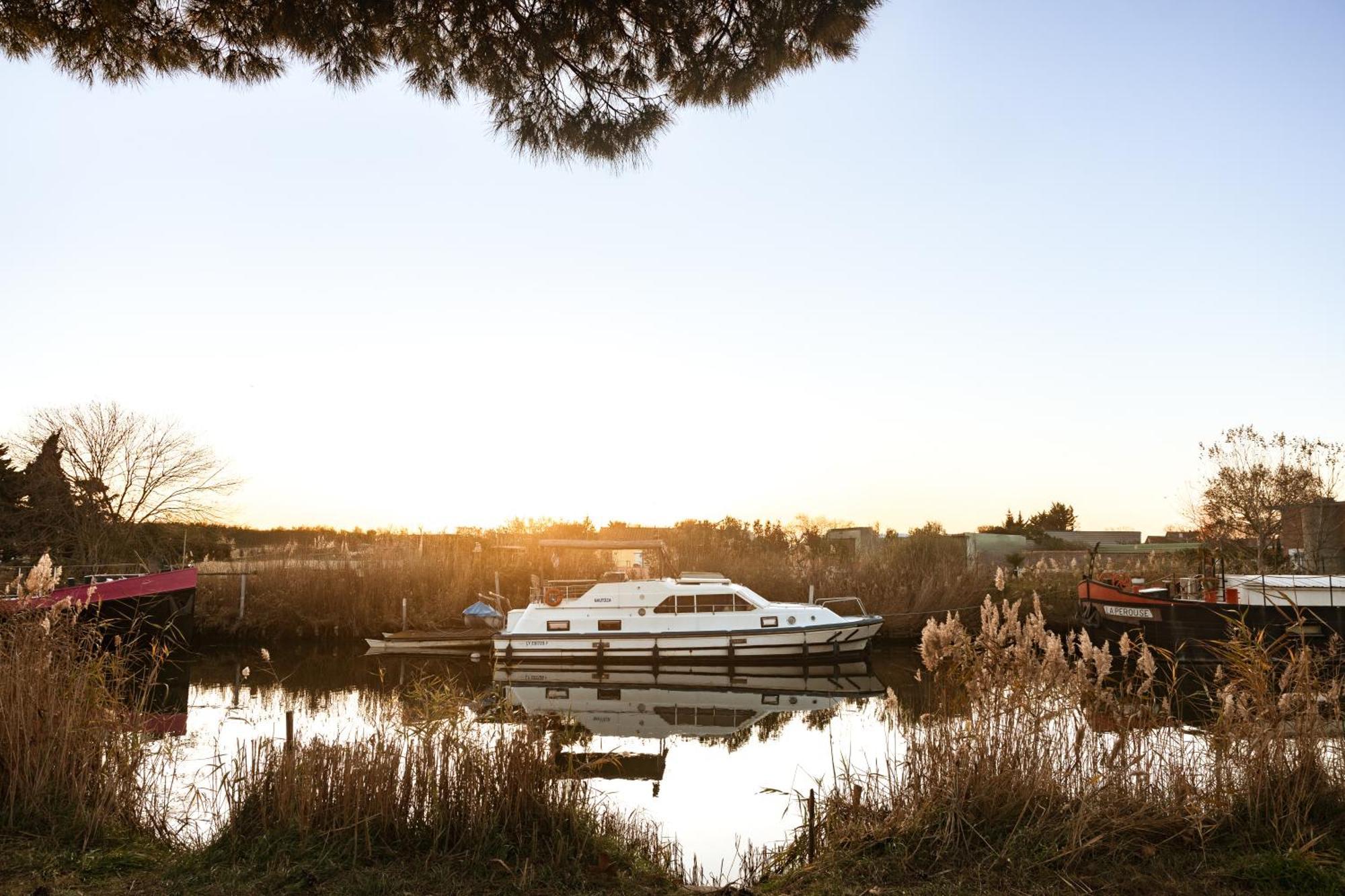 Les Jardins Du Canal Piscine Chauffee Aigues-Mortes Buitenkant foto